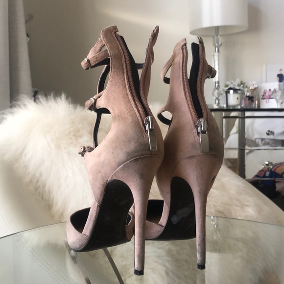 Heels - Picture 3 of 4